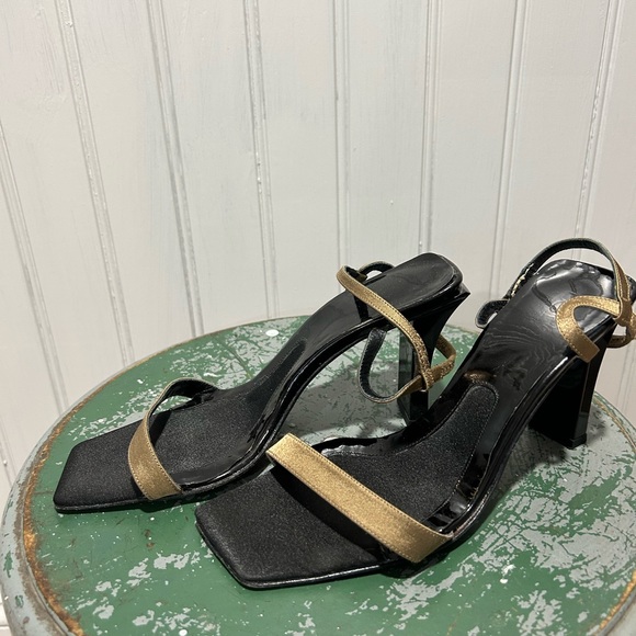 Sexy Strappy Square Toe BCBG Sandles - Picture 2 of 4